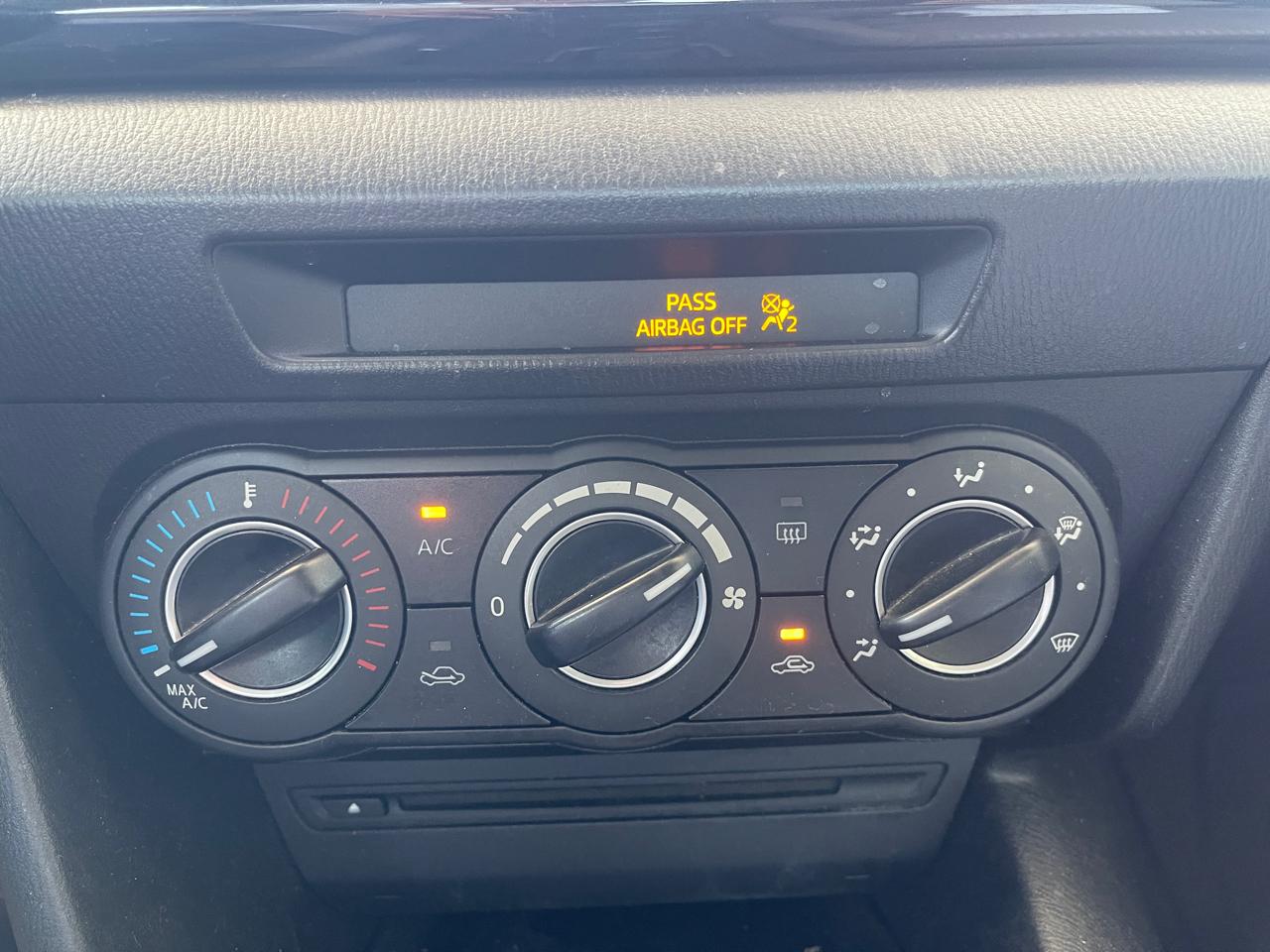 Mazda MAZDA3 i Touring AT 4-Door 2014
