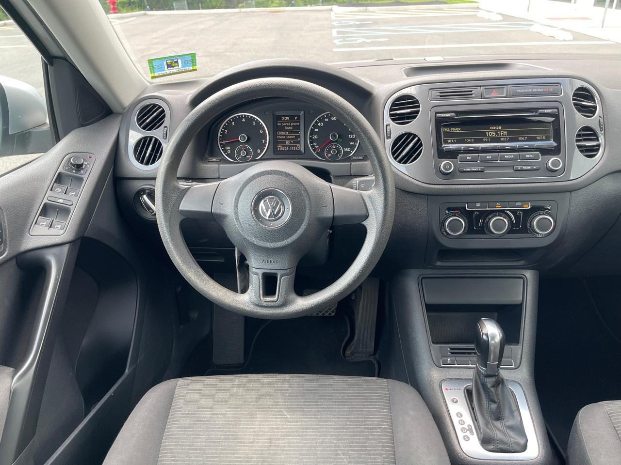 Volkswagen Tiguan S 4Motion 2012