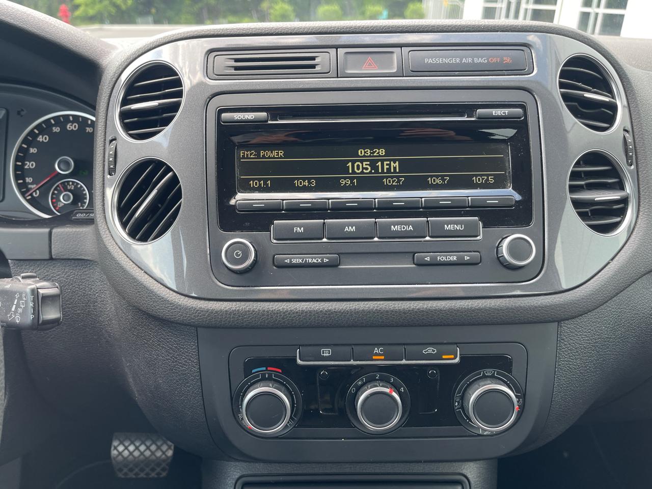Volkswagen Tiguan S 4Motion 2012