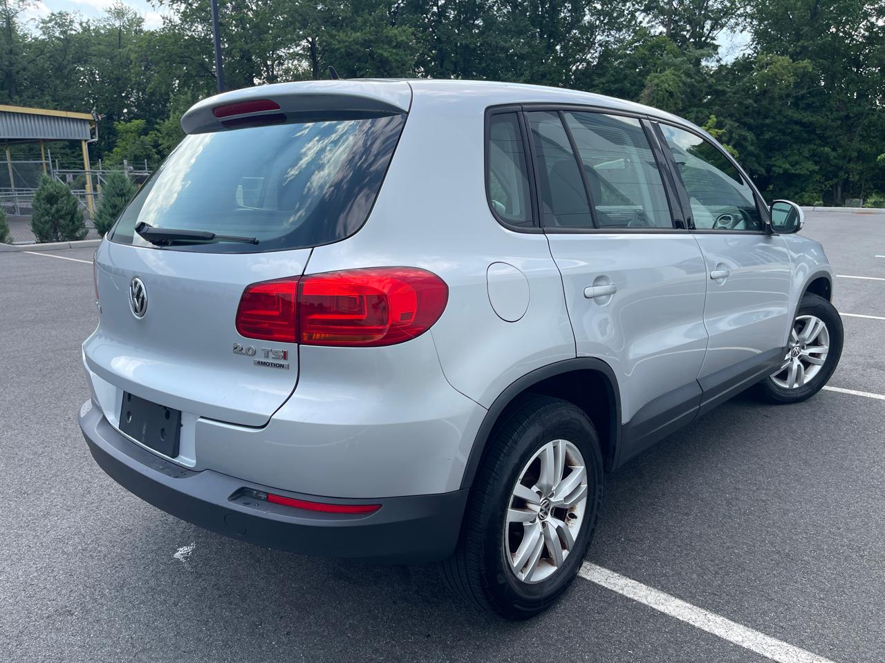 Volkswagen Tiguan S 4Motion 2012