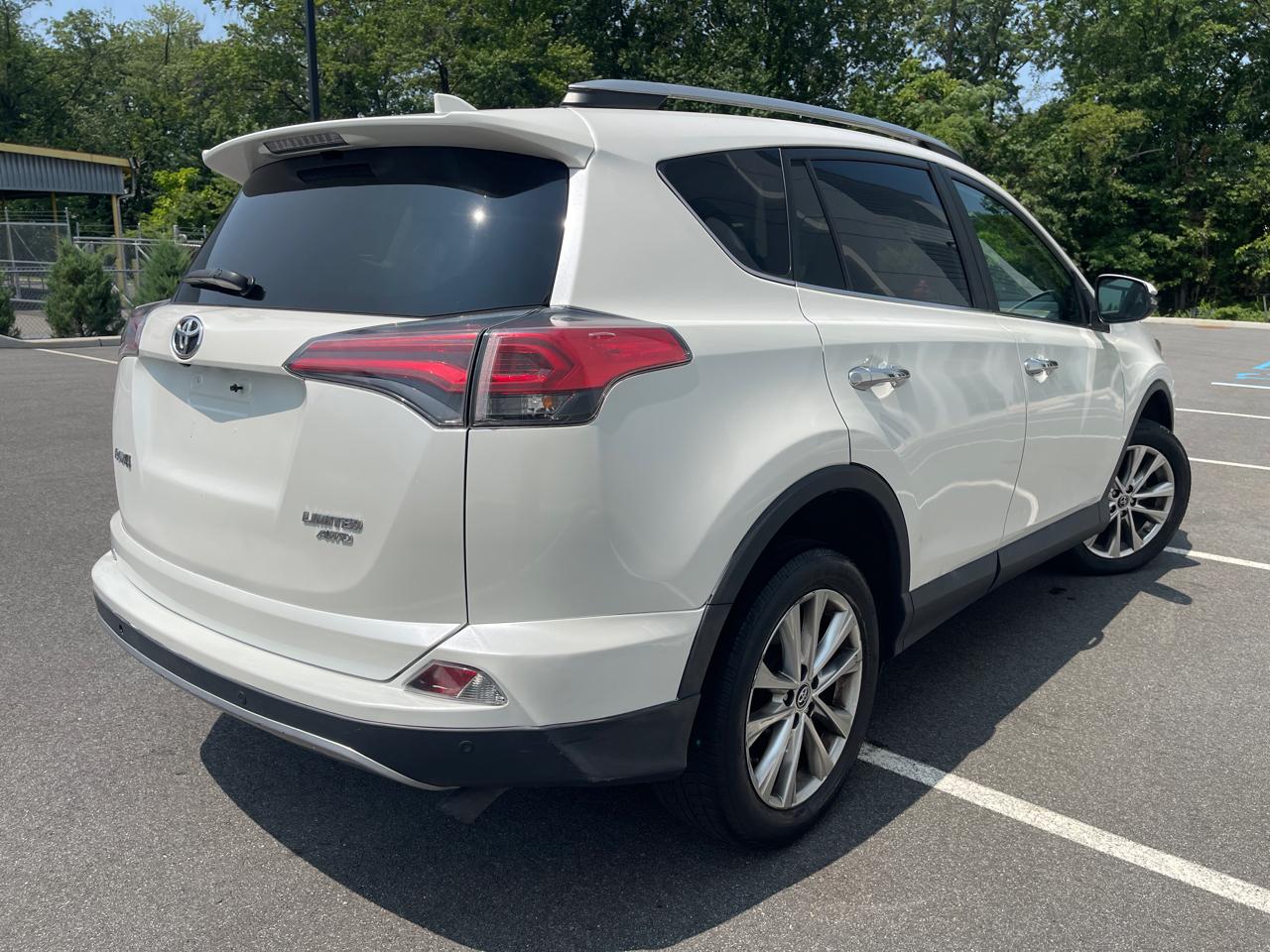 Toyota RAV4 Limited AWD 2017