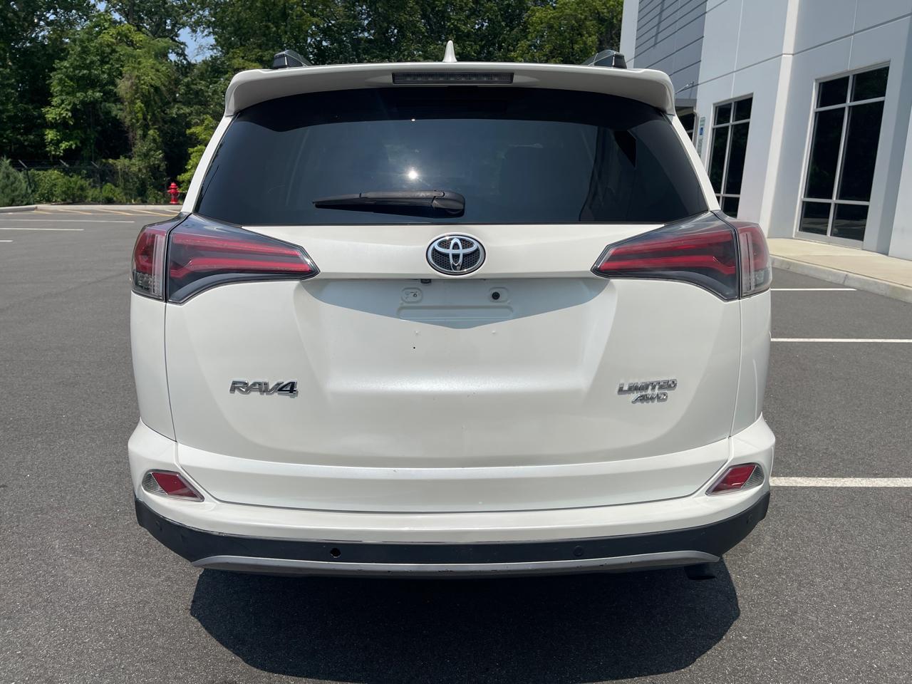 Toyota RAV4 Limited AWD 2017