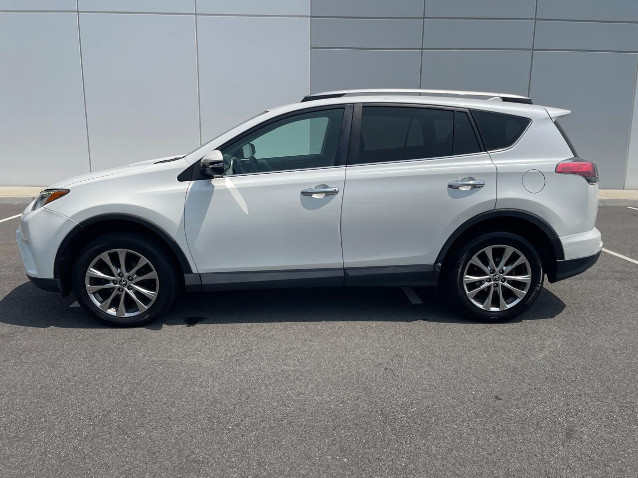 Toyota RAV4 Limited AWD 2017