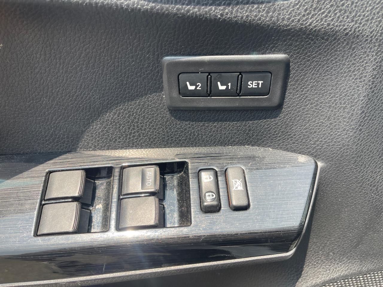 Toyota RAV4 Limited AWD 2017