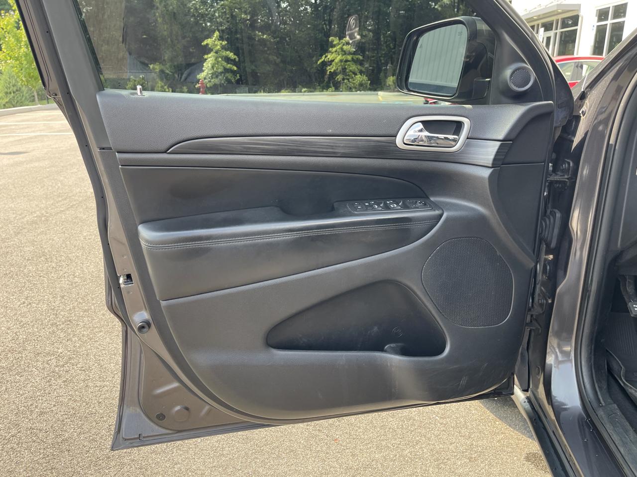 Jeep Grand Cherokee Laredo 4WD 2019