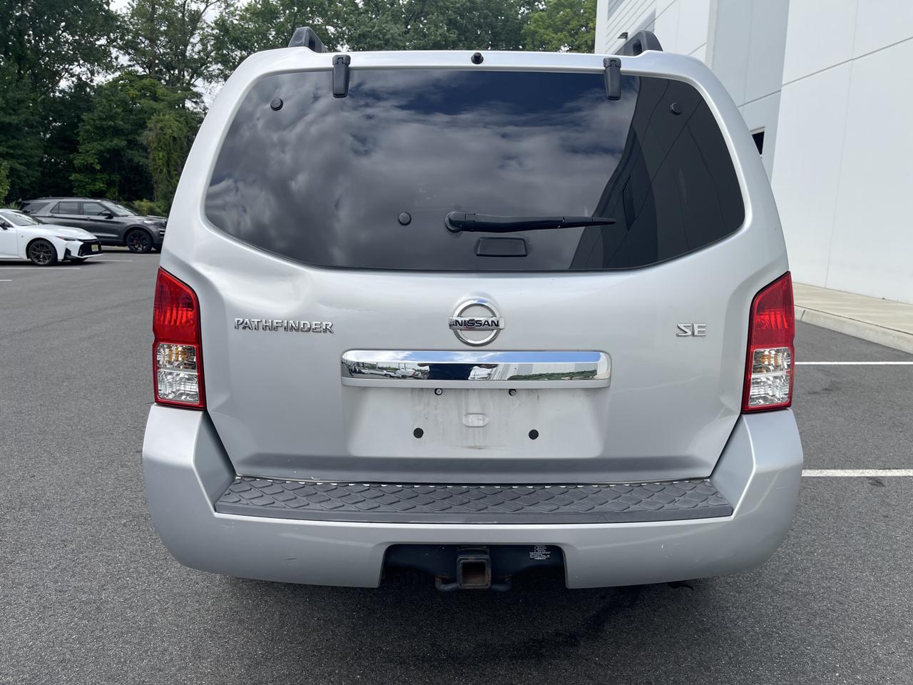 Nissan Pathfinder 4dr SE Auto 4WD 2010