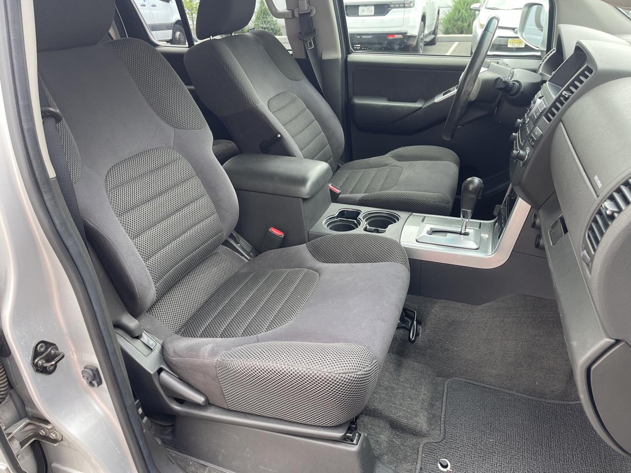 Nissan Pathfinder 4dr SE Auto 4WD 2010