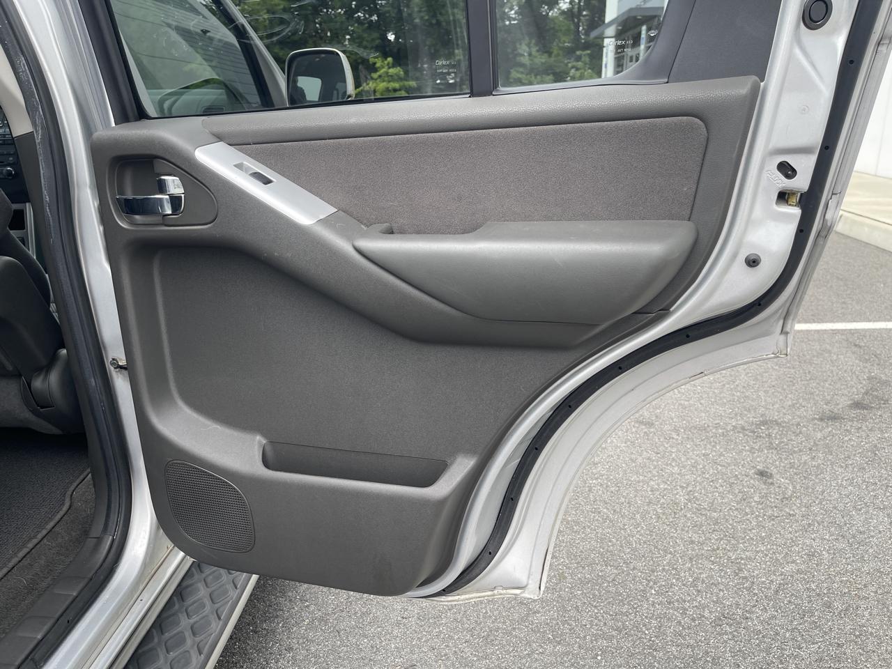 Nissan Pathfinder 4dr SE Auto 4WD 2010