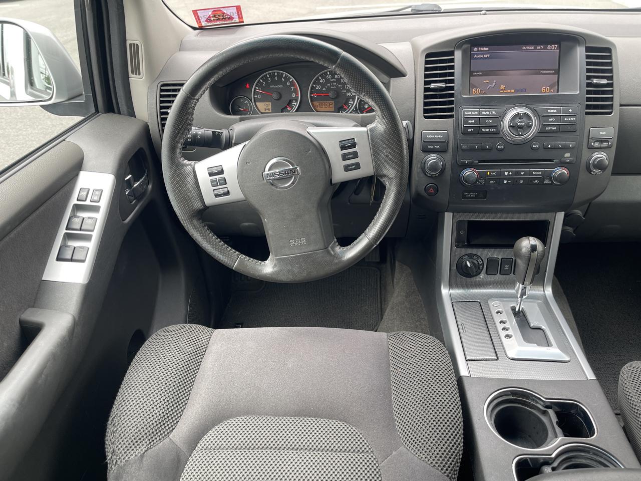 Nissan Pathfinder 4dr SE Auto 4WD 2010