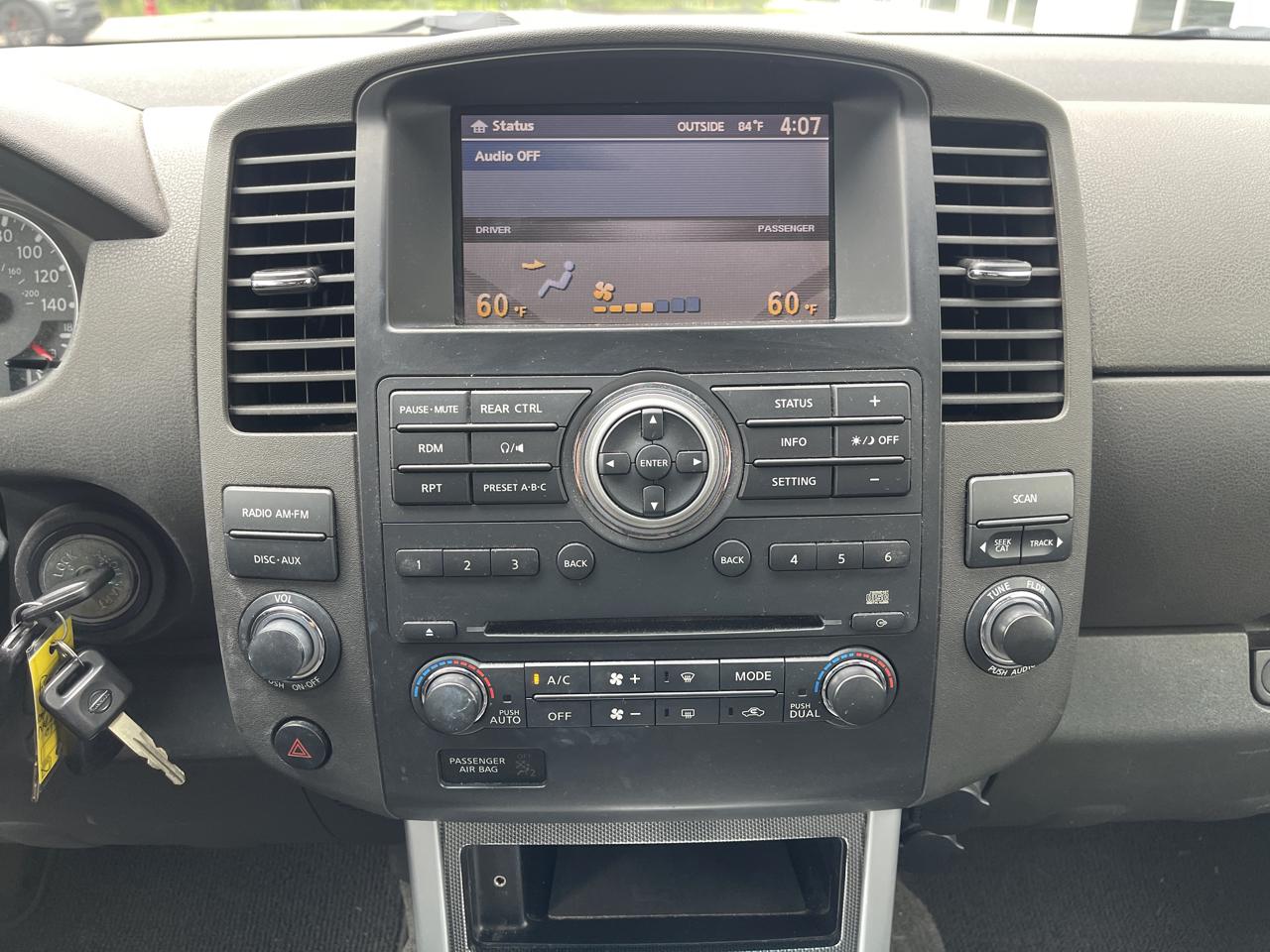 Nissan Pathfinder 4dr SE Auto 4WD 2010