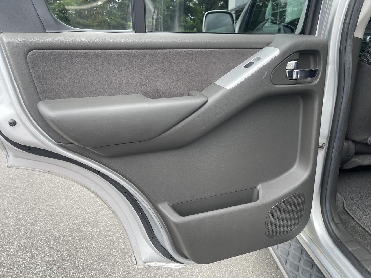 Nissan Pathfinder 4dr SE Auto 4WD 2010
