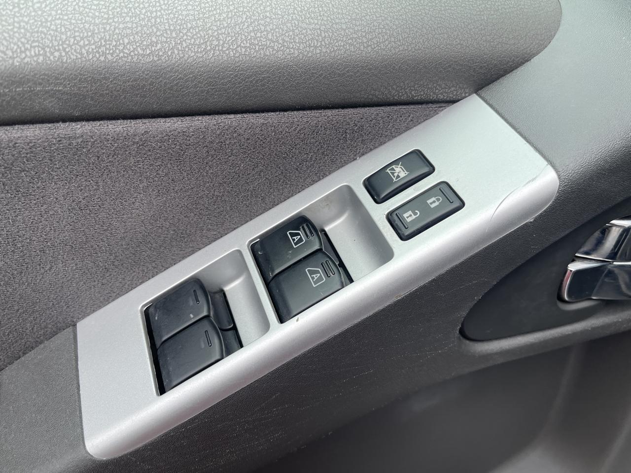 Nissan Pathfinder 4dr SE Auto 4WD 2010