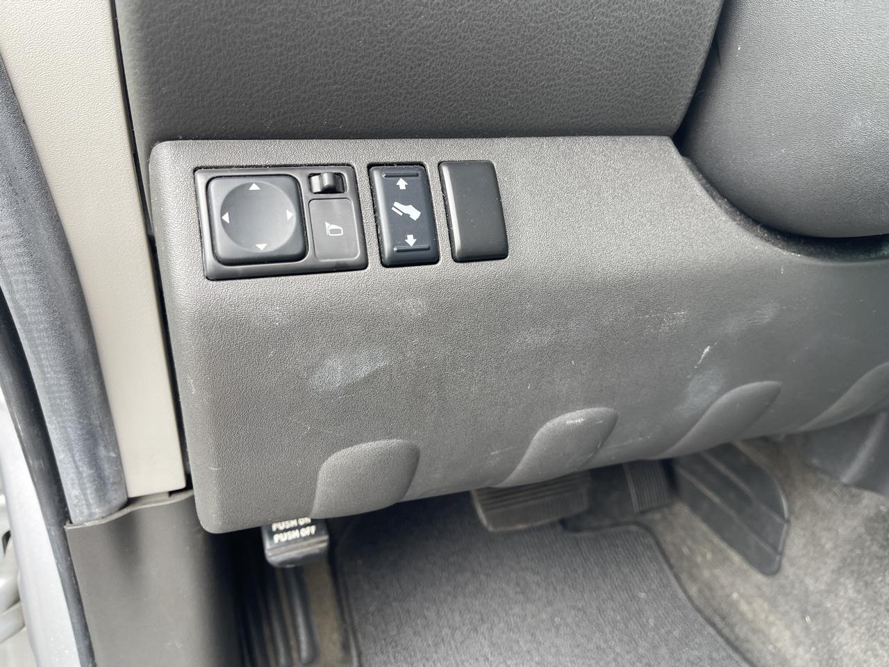 Nissan Pathfinder 4dr SE Auto 4WD 2010