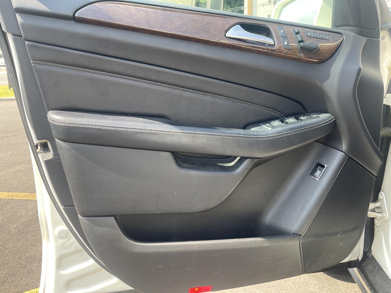 Mercedes-Benz M-Class ML350 4MATIC 2012