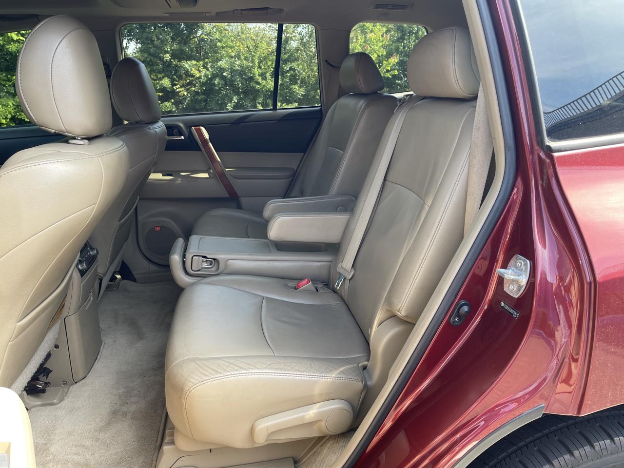 Toyota Highlander Limited 4WD 2010