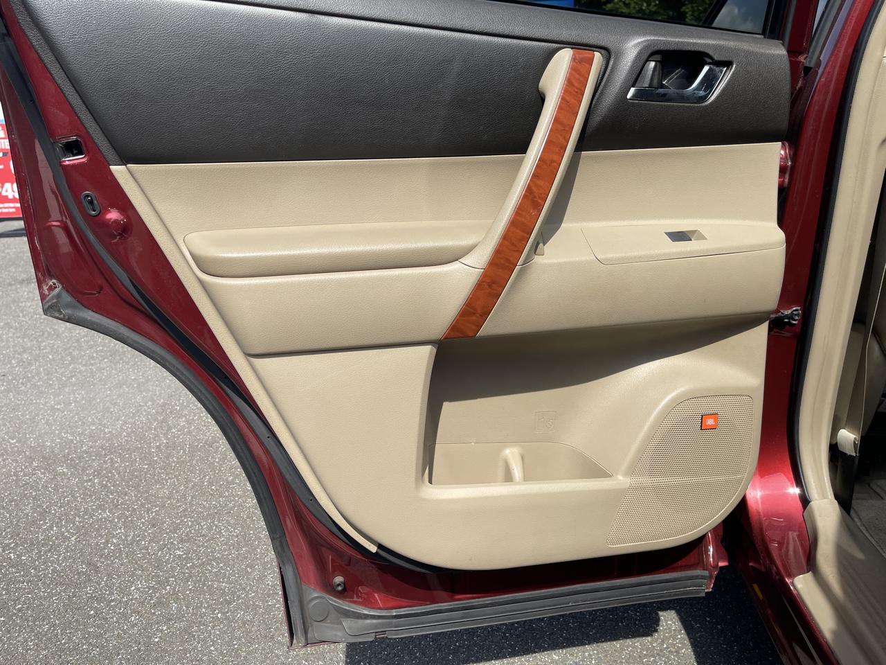 Toyota Highlander Limited 4WD 2010