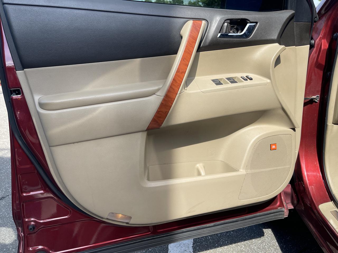 Toyota Highlander Limited 4WD 2010