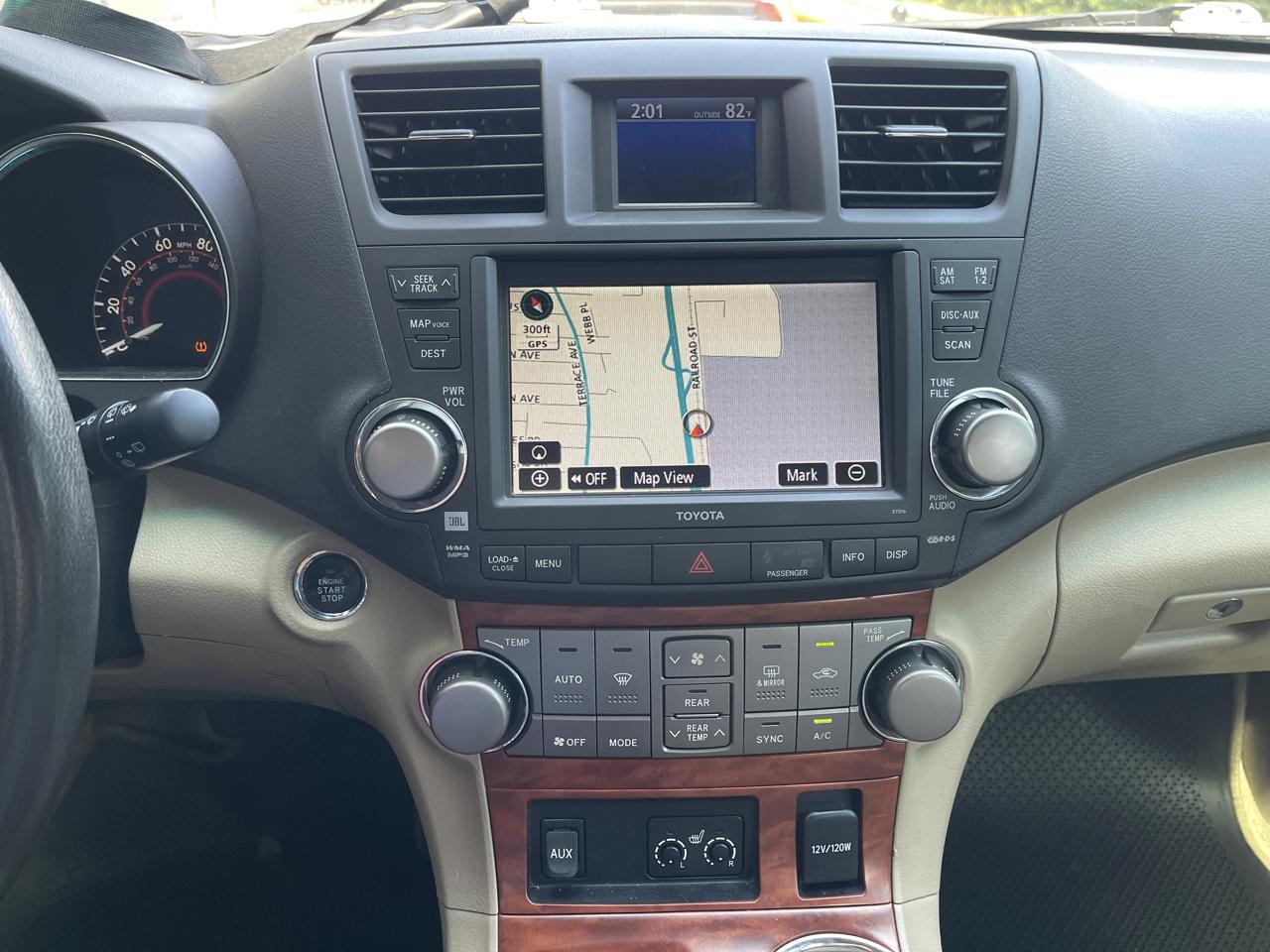 Toyota Highlander Limited 4WD 2010