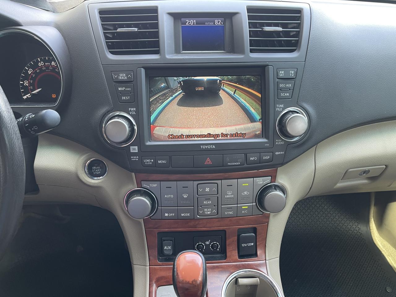 Toyota Highlander Limited 4WD 2010