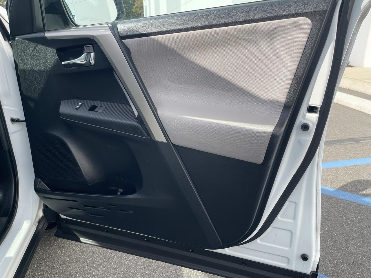 Toyota RAV4 XLE AWD 2015