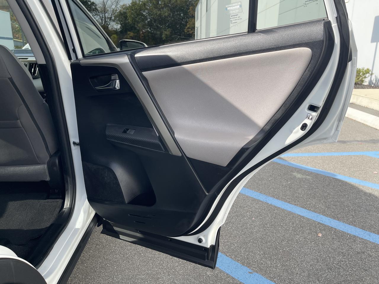 Toyota RAV4 XLE AWD 2015