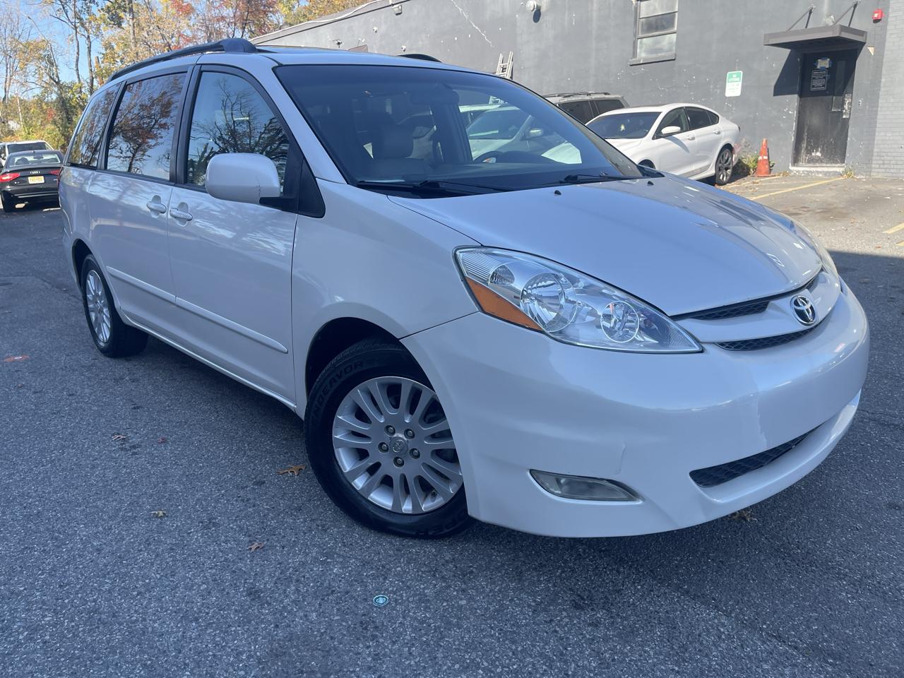 Toyota Sienna XLE Limited FWD 2008