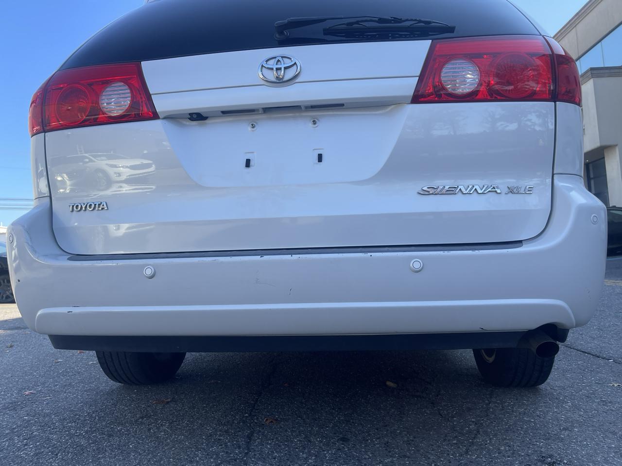 Toyota Sienna XLE Limited FWD 2008