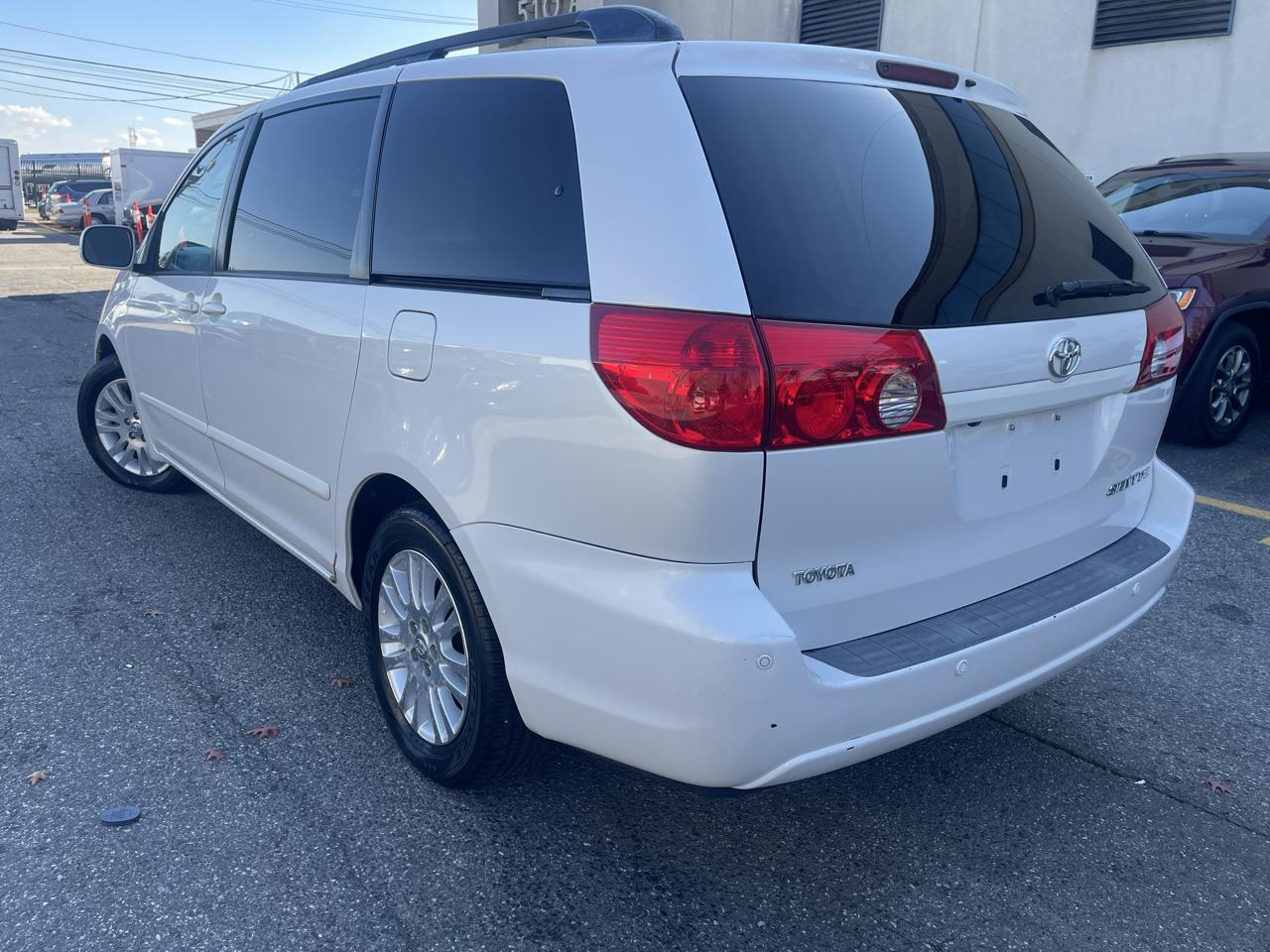 Toyota Sienna XLE Limited FWD 2008