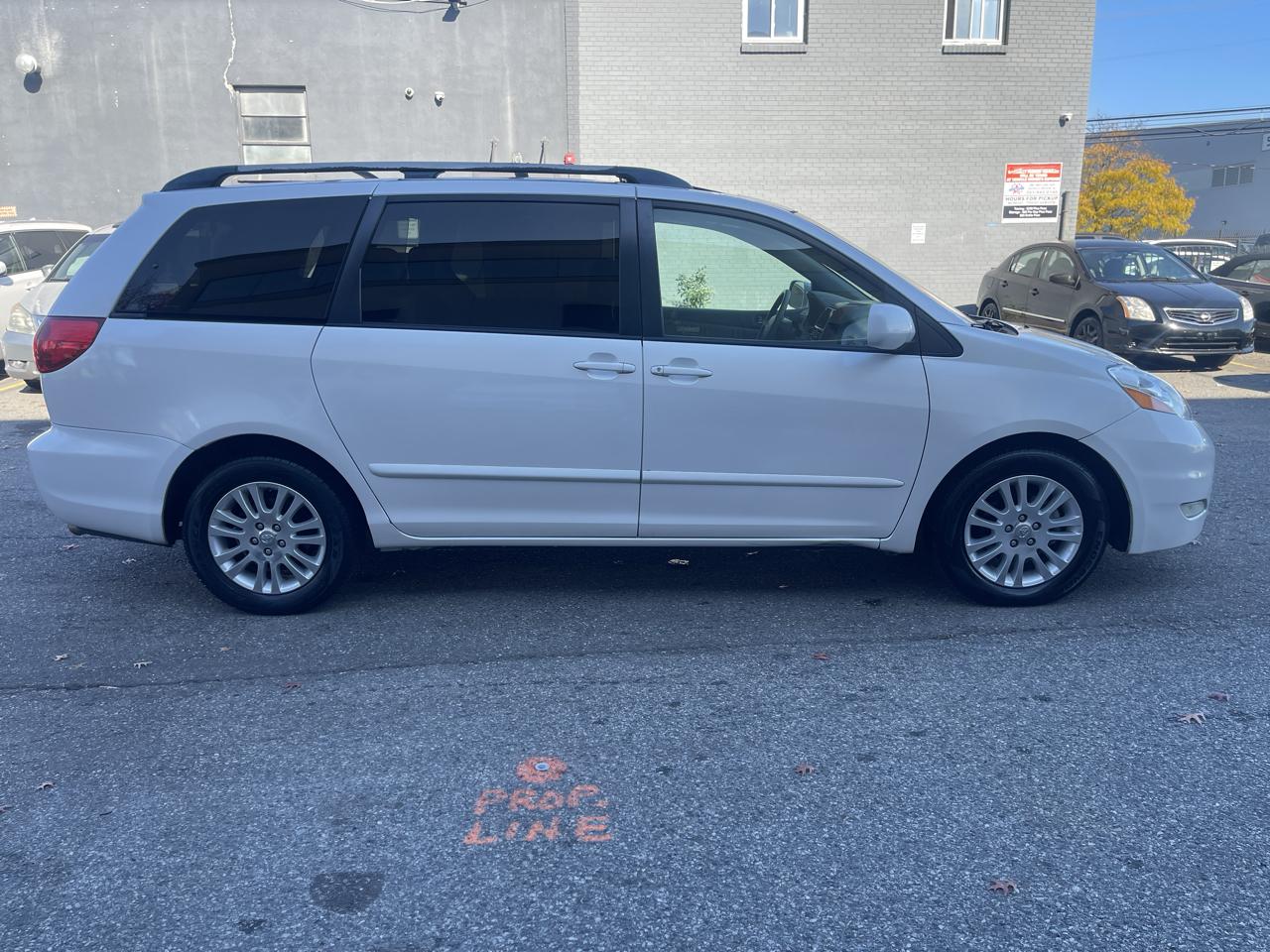 Toyota Sienna XLE Limited FWD 2008