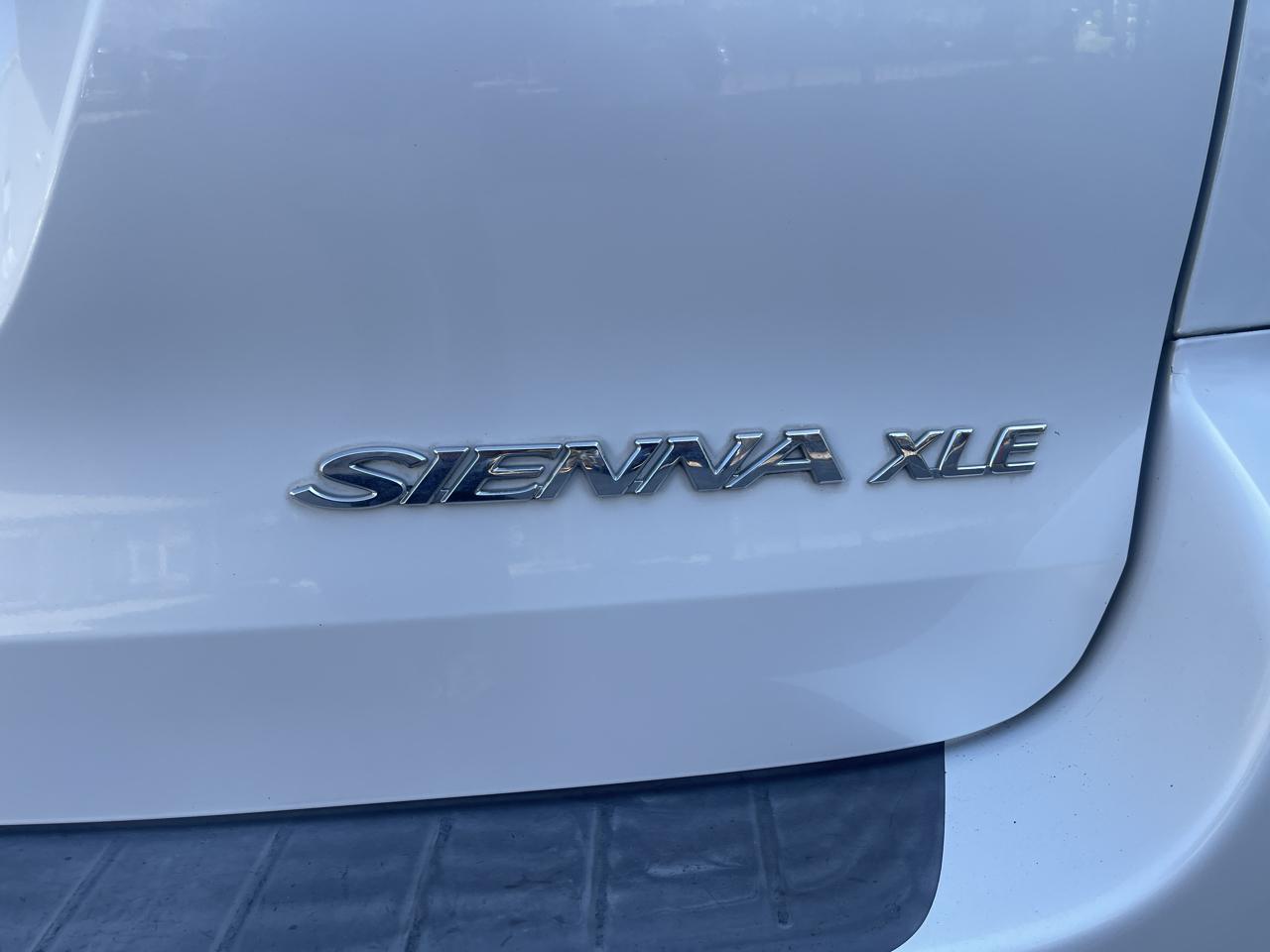 Toyota Sienna XLE Limited FWD 2008