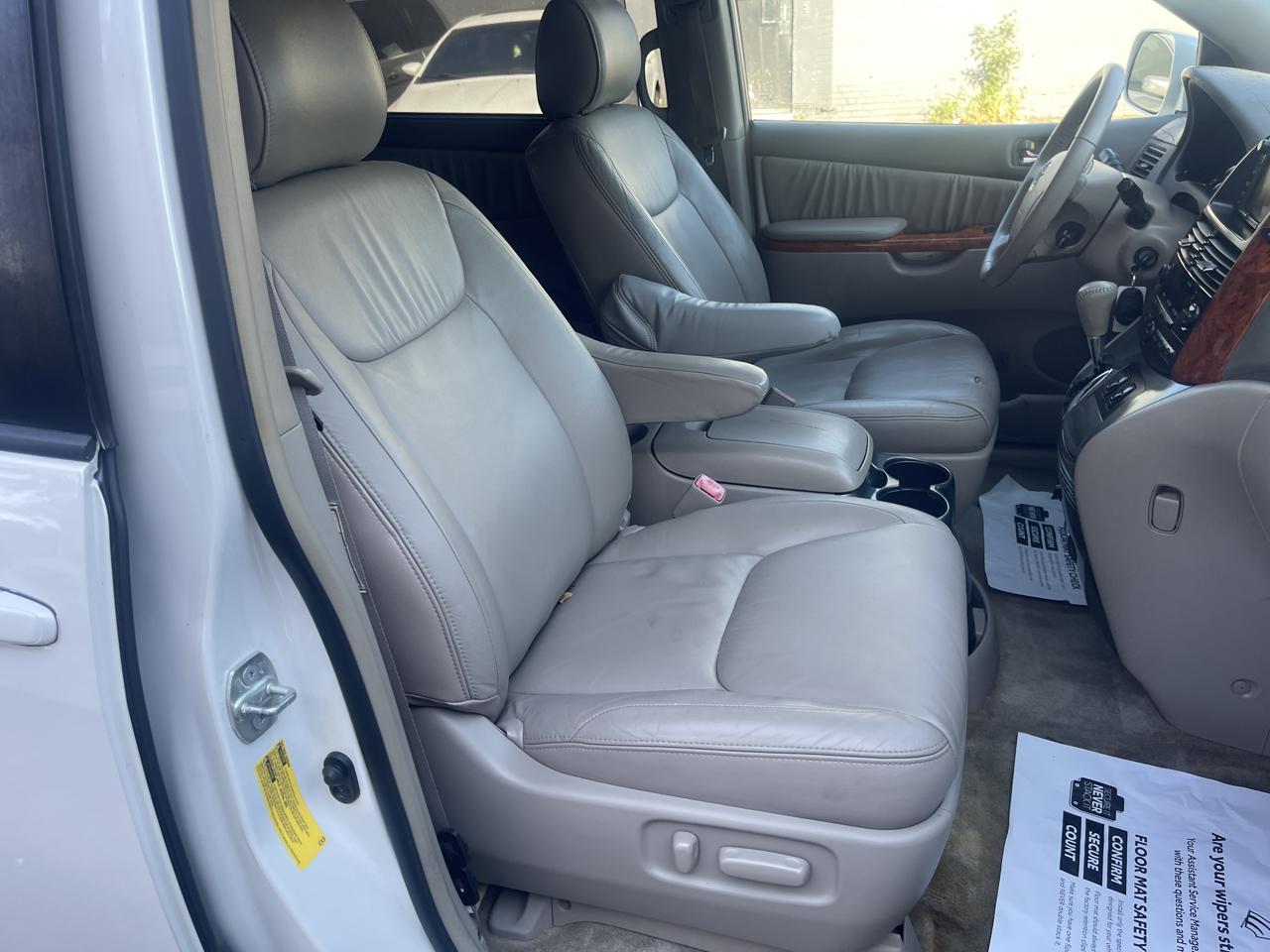 Toyota Sienna XLE Limited FWD 2008