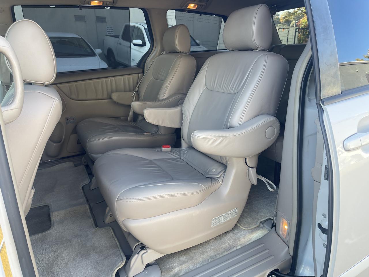 Toyota Sienna XLE Limited FWD 2008