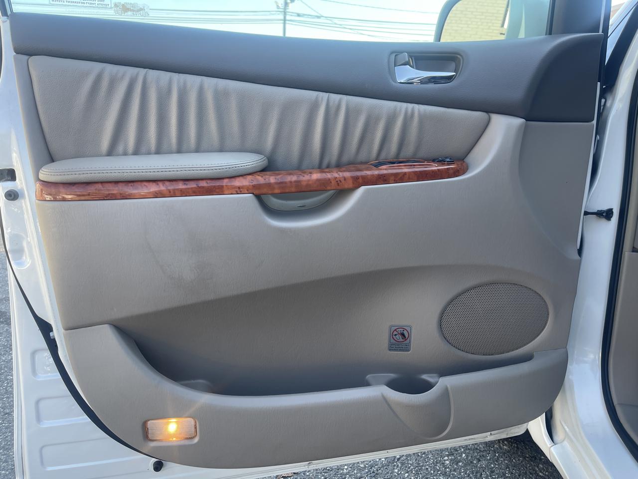Toyota Sienna XLE Limited FWD 2008