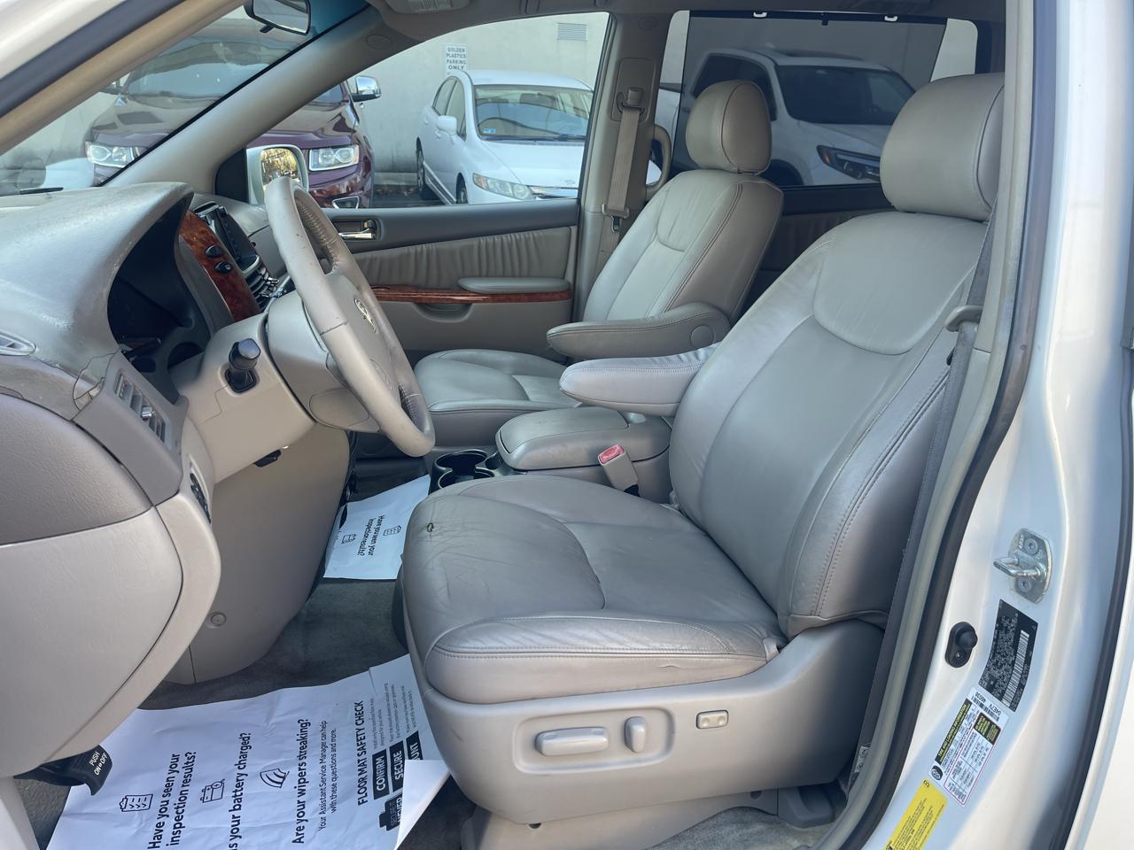 Toyota Sienna XLE Limited FWD 2008