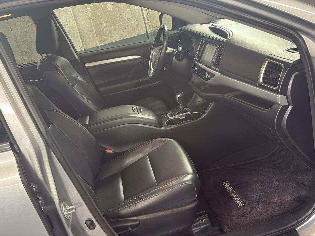 Toyota Highlander XLE AWD V6 2016