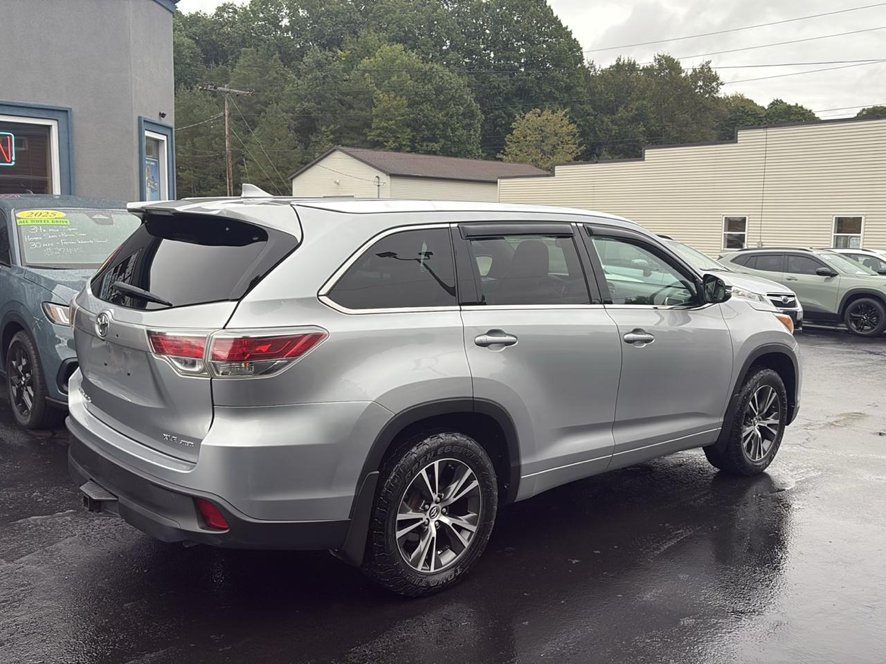 Toyota Highlander XLE AWD V6 2016