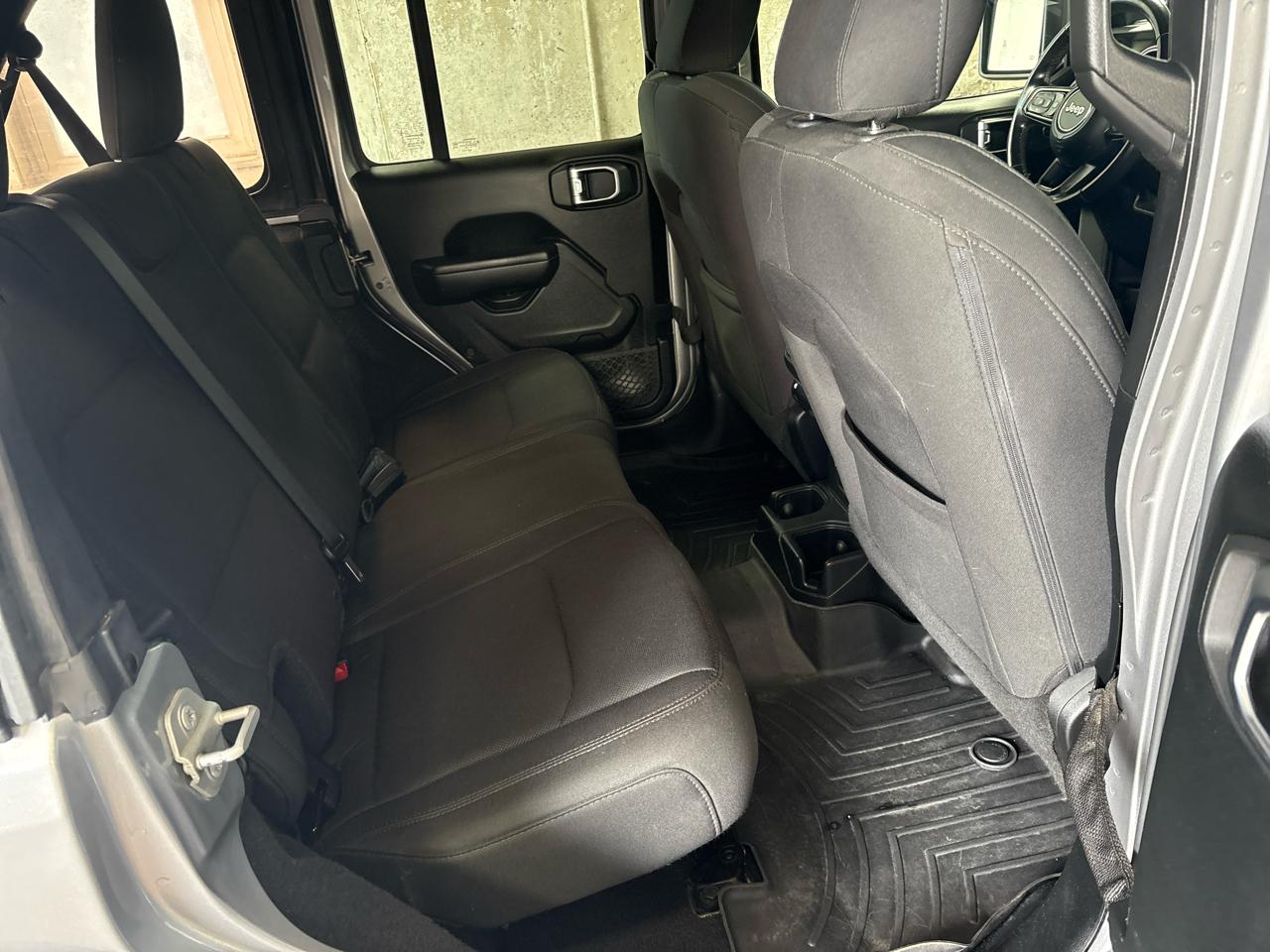 Jeep Wrangler Unlimited Sport 2018