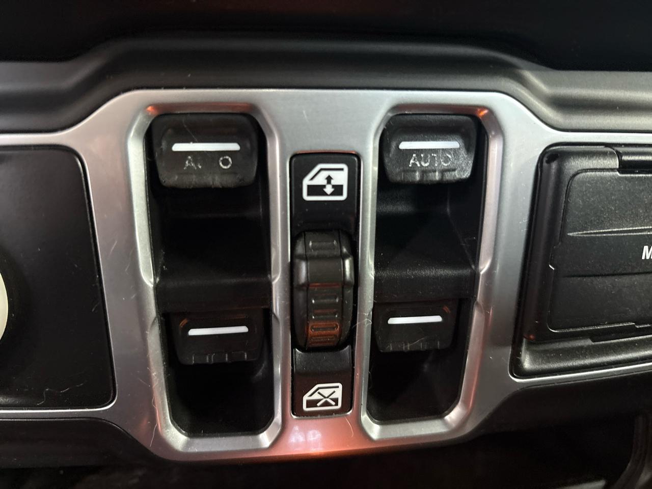 Jeep Wrangler Unlimited Sport 2018