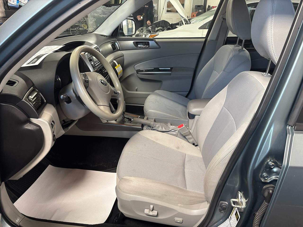 Subaru Forester 2.5X Premium 2011