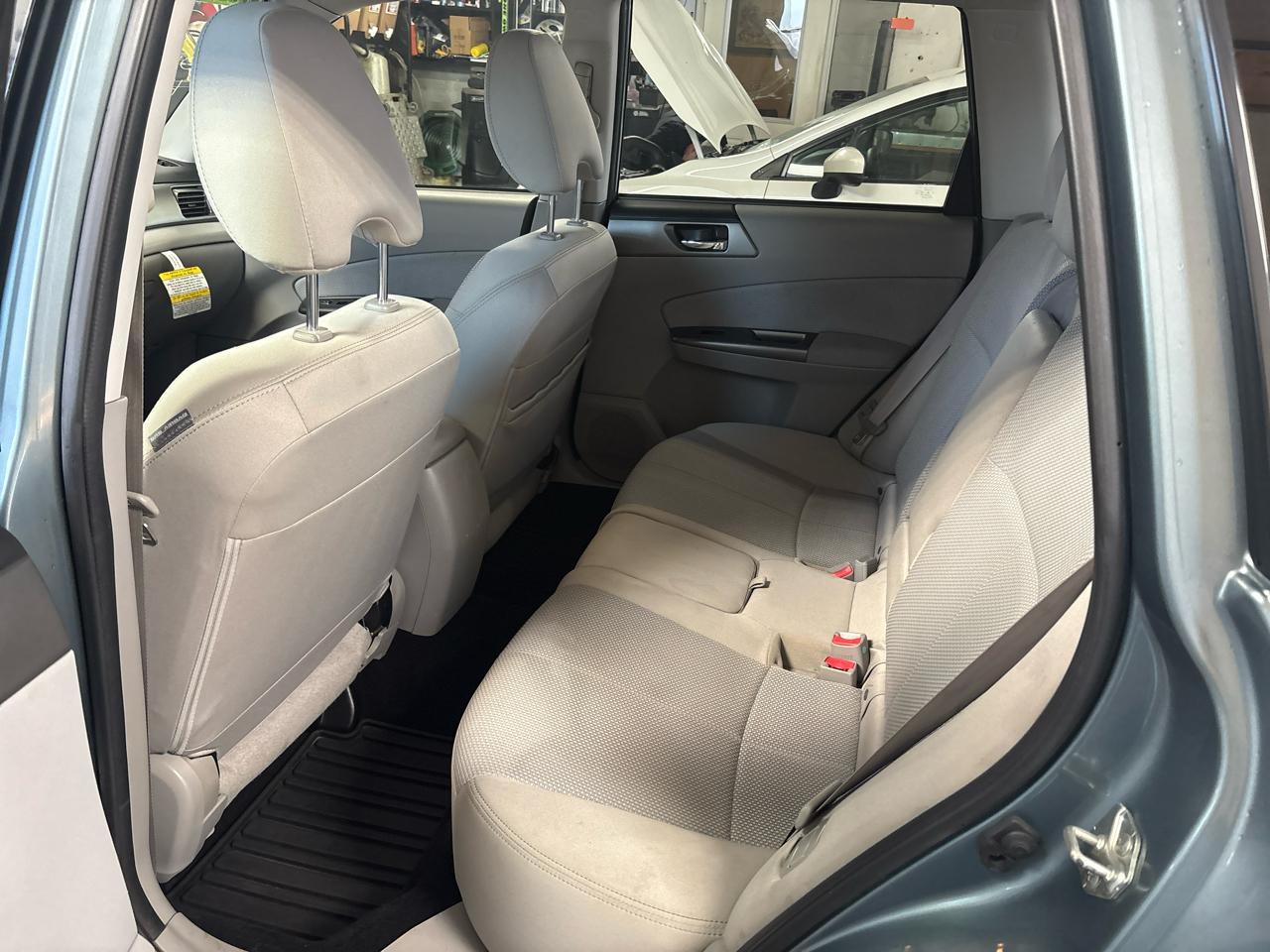 Subaru Forester 2.5X Premium 2011