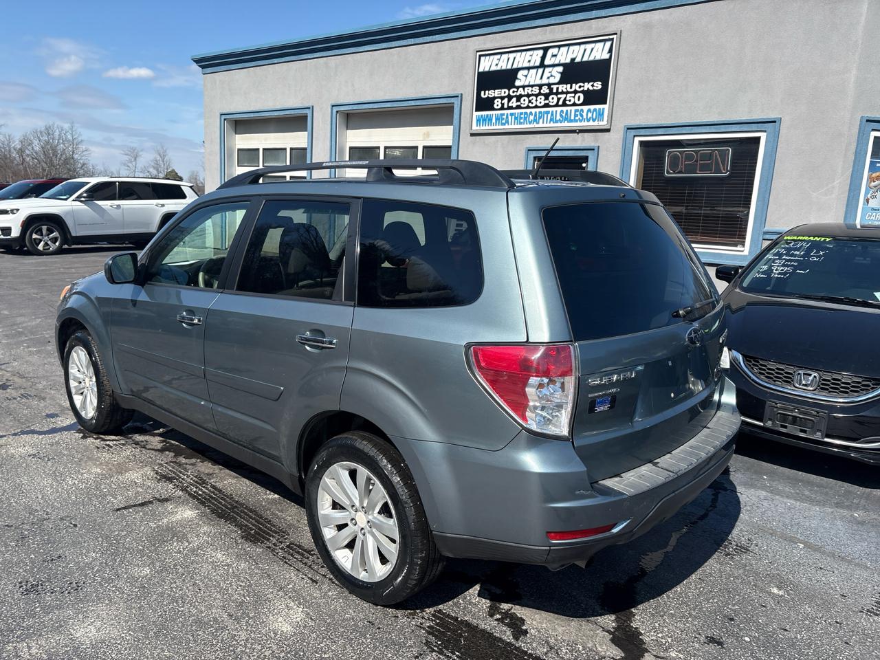 Subaru Forester 2.5X Premium 2011