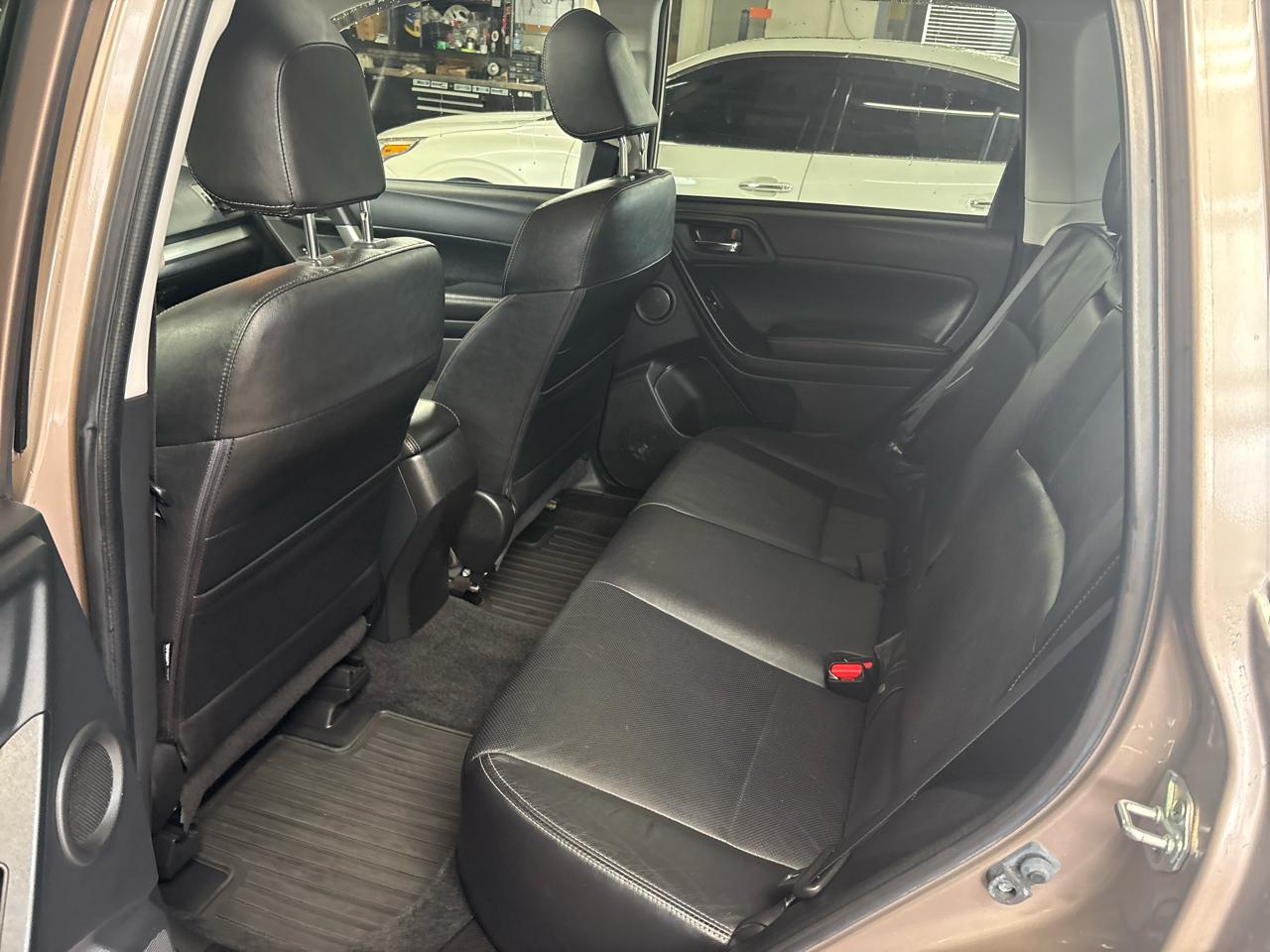 Subaru Forester 2.5i Touring 2014