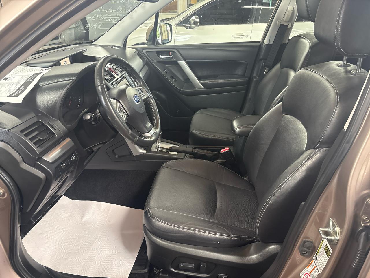 Subaru Forester 2.5i Touring 2014