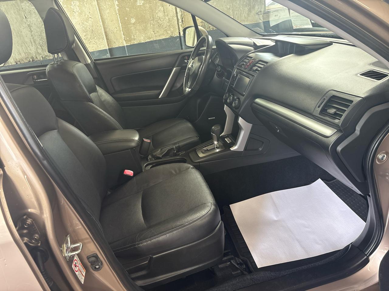 Subaru Forester 2.5i Touring 2014