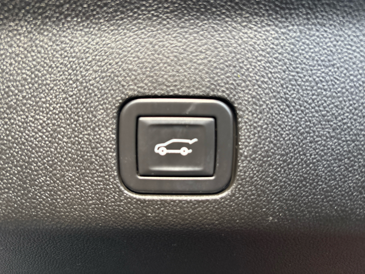 Chevrolet Tahoe 4WD 4dr High Country 2021