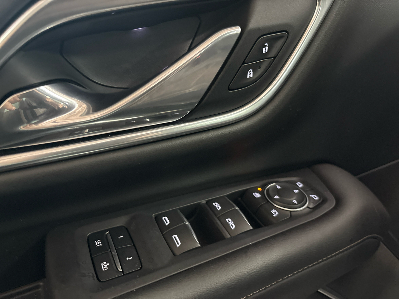 Chevrolet Tahoe 4WD 4dr High Country 2021