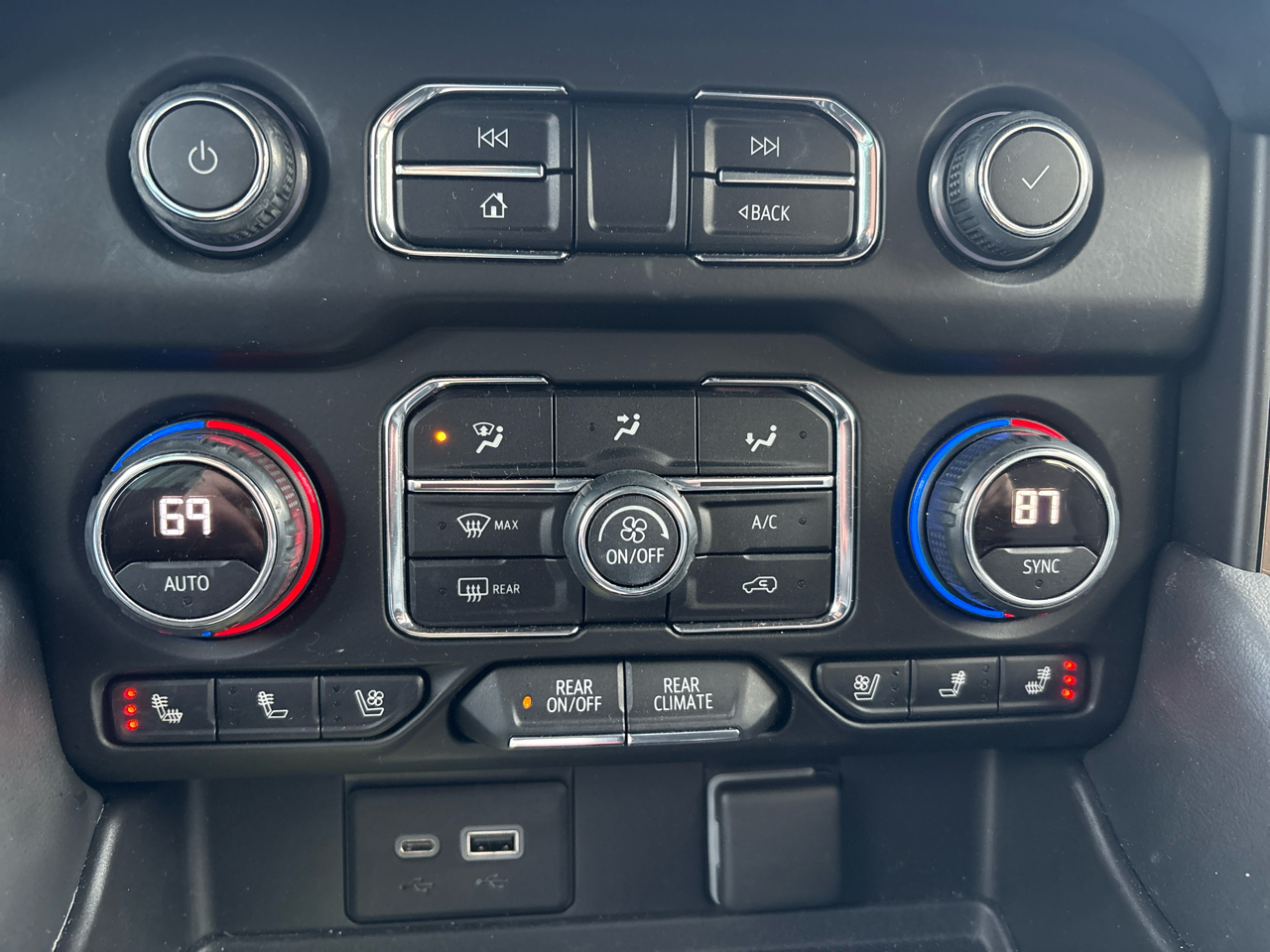 Chevrolet Tahoe 4WD 4dr High Country 2021