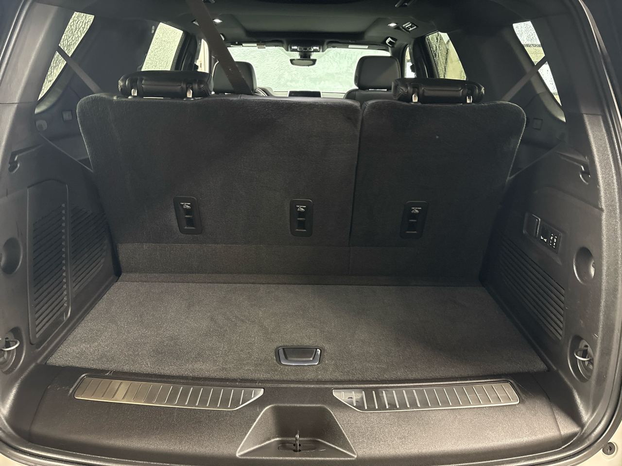 Chevrolet Tahoe 4WD 4dr High Country 2021