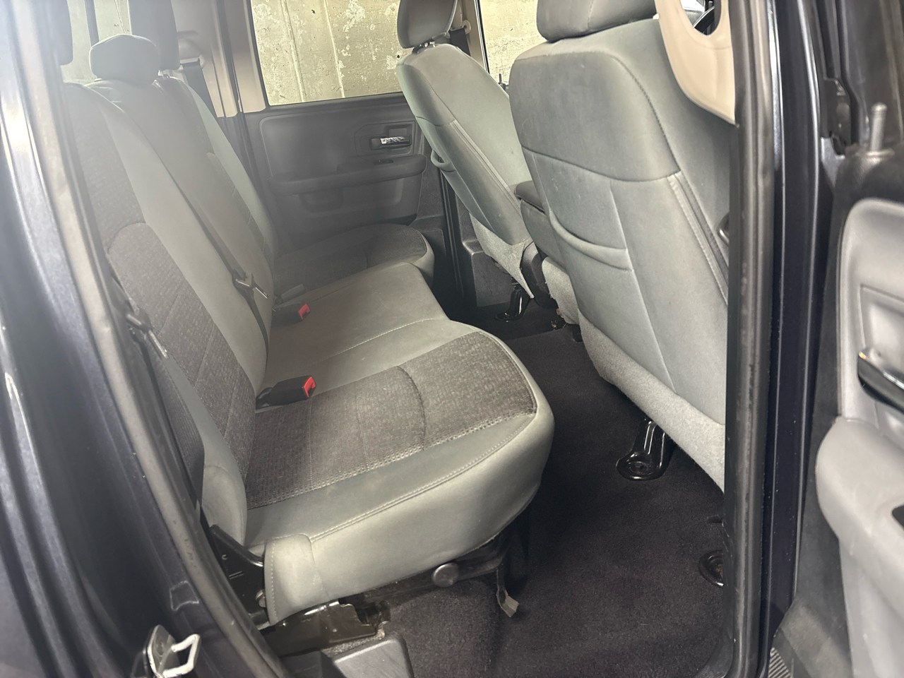 RAM 1500 4WD Quad Cab 140.5" Big Horn 2014