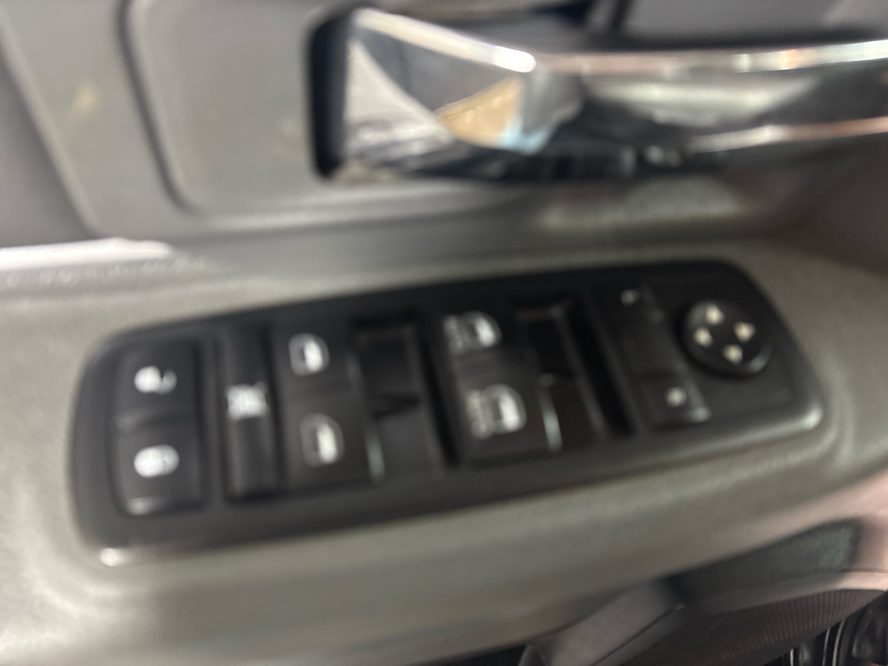 RAM 1500 4WD Quad Cab 140.5" Big Horn 2014